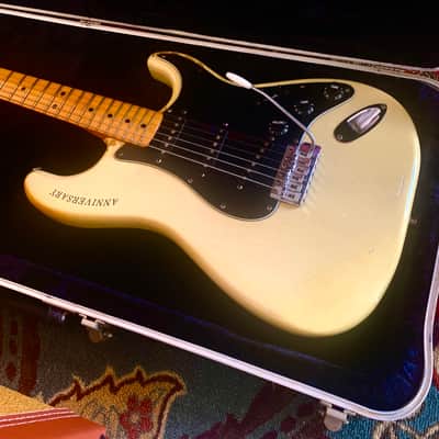 Vintage 1979 Fender 25th Anniversary Stratocaster in Original and Rare Pearl White Finish - All Original With a 4 Bolt Maple Neck and the Original Fender Embossed Logo Case image 4
