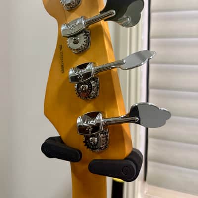 Fender American Professional II Jazz Bass Olympic White with Maple Fretboard image 8