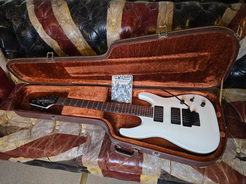 Jackson Soloist Archtop EMG 81 85 Floyd Rose SLATXMG Neck-through
