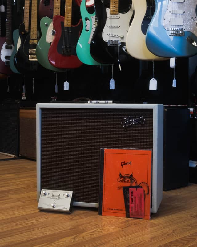Gibson Dual Falcon 20 2-Channel 15-Watt 2x10" Guitar Combo in Cream Bronco Vinyl with Oxblood Grille w/ Footswitch, Manual, Cover, Original Box (Excellent) *Free Shipping* image 1