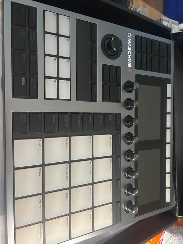 Native Instruments Maschine Plus 2020 - Present - Black mint in the box image 1