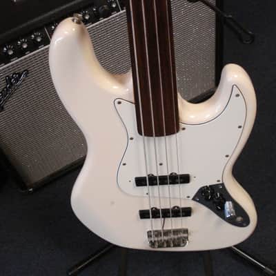 Fender Jazz Fretless MIJ Japanese bass guitar image 1