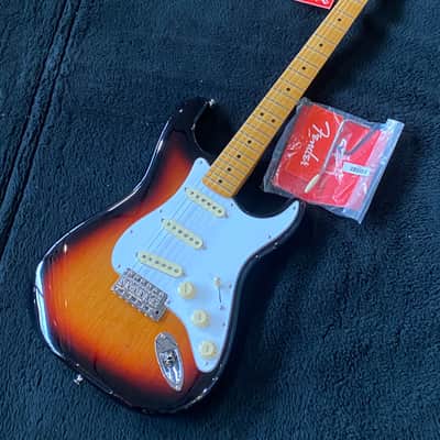 Fender Jimi Hendrix Artist Series Signature Stratocaster  3-Color Sunburst #MX22278285 7lbs, 10.5oz image 2