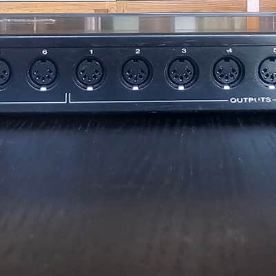 Digital Music Corporation (DMC) Digital Music Corporation (DMC) MX-8  1U rack-mount MIDI patch bay and real-time data processor  1980's - black image 3