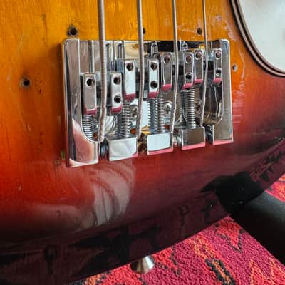 Univox Hi Flier Phase III Short Scale Bass Guitar MIJ - Vintage Sunburst image 4