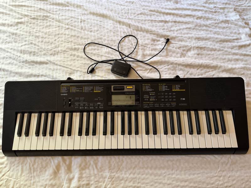 Casio CTK-2400 61-Key Portable Keyboard 2010s - Black image 1