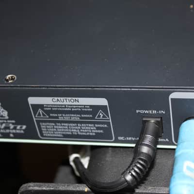 VocoPro UHF-5800 Plus 4-Mic Wireless System with Case image 9