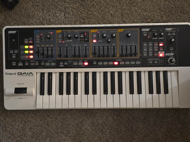 Roland SH-01 GAIA 37-Key Digital Synthesizer
