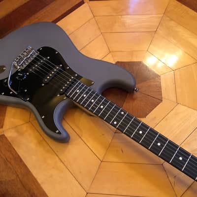 Donner Standard Series Stratocaster style Gray Electric Guitar Single Coil Pickups Soft Case, Strap image 11