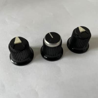 Three Original Peavey Knobs for Silver Stripe amps Bandit 112... image 5