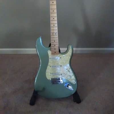 Fender Mexican Stratocaster 2001 Light Green image 2