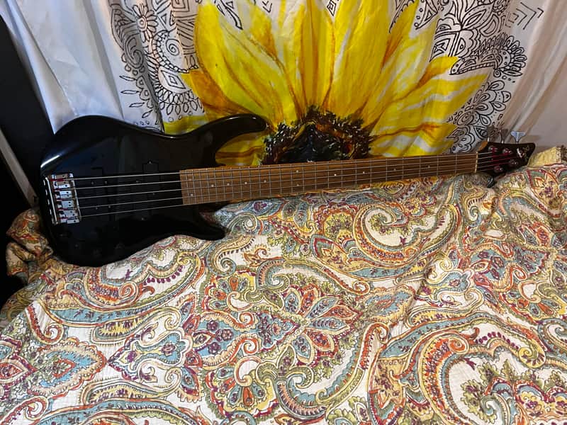 Fender Deluxe Series Dimension Bass V 2004 - 2006 image 1