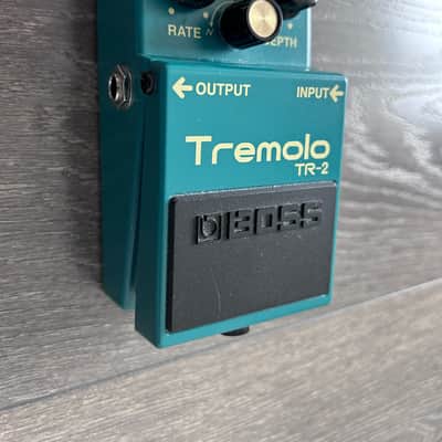Boss TR-2 Tremolo (Silver Label) 1997 - Present - Green image 3