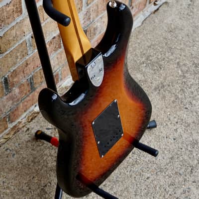 Fender Vintera II '70s Stratocaster Maple Fingerboard 3-Color Sunburst image 10