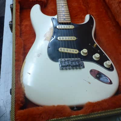 Fender Stratocaster : Re-Fretted w/Case 1975-1976 - Re-Finished in White image 3