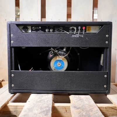 Fender Deluxe Reverb 22W Tube Guitar Combo Amp image 4