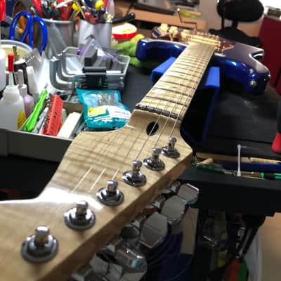 Impossible@guitar™ ‎בְּצַלְאֵל 比撒列 57/62 IG- Vintage ST Diamond Blue 2025 - Vintage ST Diamond Blue + GhostFire Bullet 3.0 padded  Super Thick GigBag - Safe Shipping image 4
