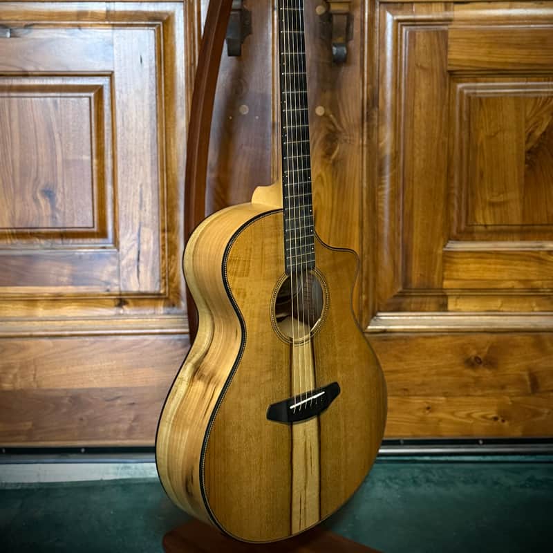 2010s Breedlove Oregon Concert CE Natural