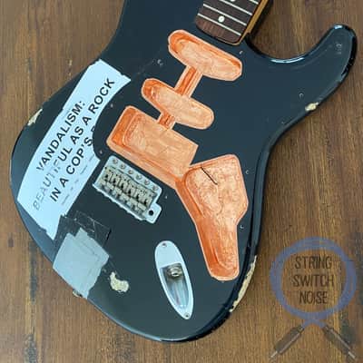 Fender “VANDALISM” Stratocaster, MIJ 1999, Kurt Cobain, Custom Built Modified image 5