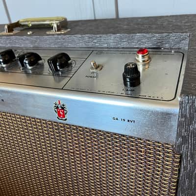 Gibson GA-19RVT Falcon 15-Watt 1x12" Guitar Combo 1962 - 1967 - Brown image 1