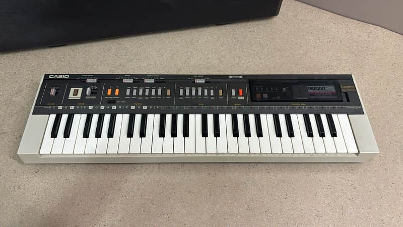 Casio MT-800 Casiotone 49-Key Synthesizer 1980s - White / Black
