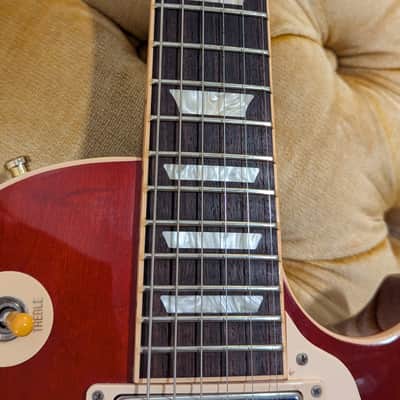 Gibson Les Paul Classic 2017 - Classic Cherryburst image 4
