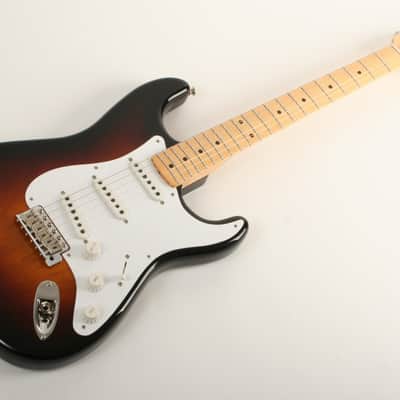 Fender Custom Shop Limited Edition 70th Anniversary 1954 Stratocaster DLX Closet Classic 1-Piece Quartersawn Maple Neck Fingerboard Wide-Fade 2-Color Sunburst XN5106 image 4