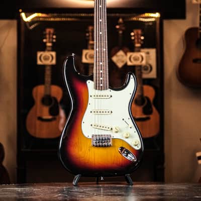 2002-2004 Fender ST-XII 12-String Stratocaster MIJ 3-tone sunburst image 2