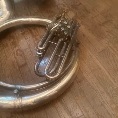 King 2350 BBb Sousaphone with detachable cluster, includes case. image 7
