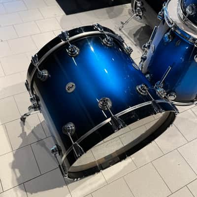 DW Collector's Blue Sparkle Burst Lacquer Speciality image 4