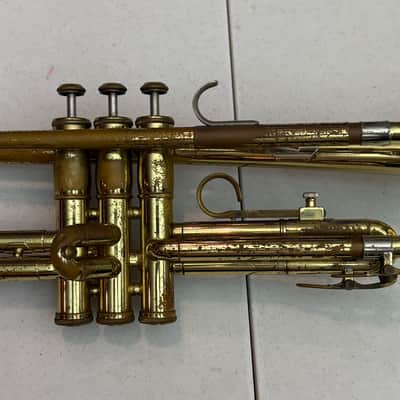 F.E. Olds Ambassador Trumpet — 1968 (S/N 662076) — Very Good + Bach 7C & Accessories image 8