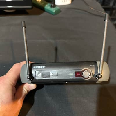 Shure Wireless Microphone (PGX2) & Shure Receiver (PGX4) PGX2 & PGX4 2005 - Black image 2