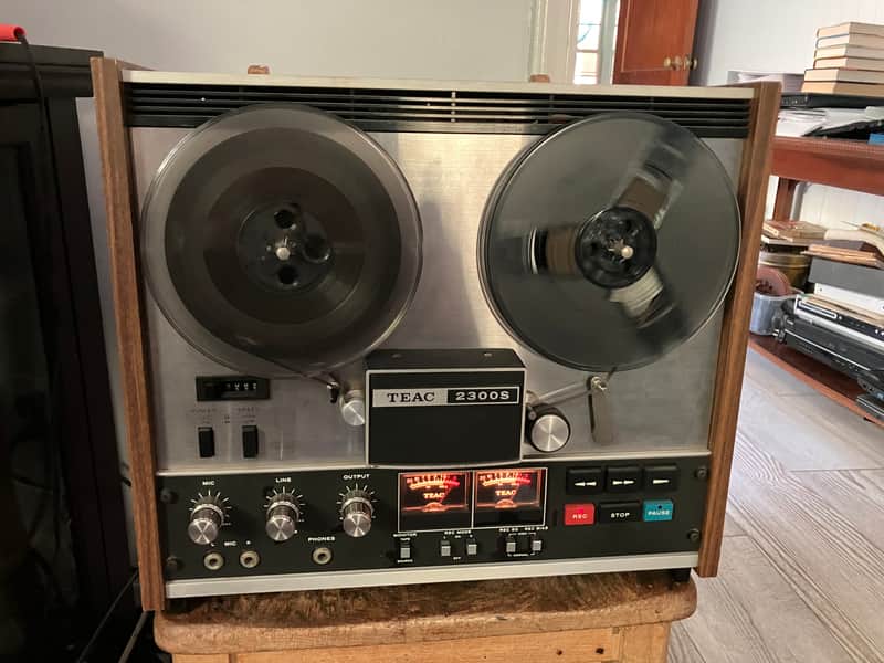 PLEASE REAS!!! TEAC 2300S 1/4" 4-Track Reel to Reel Tape Deck Recorder 1970s - Silver image 1