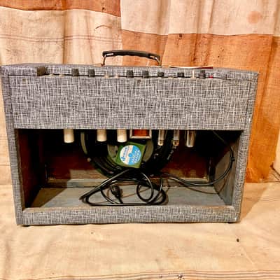 Supro-Valco Model 24 1966 - Grey image 6
