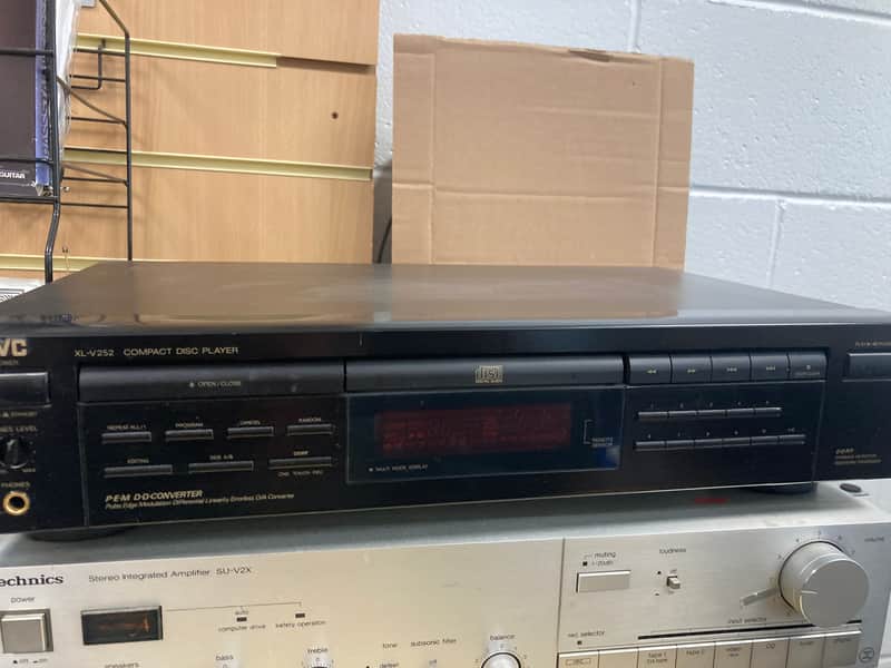 JVC XL-V252 Stereo Compact Disc Player image 1