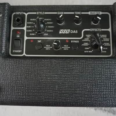 Vox DA5 Portable Modeling Guitar Amplifier – 5W – w/ Power Supply – Fully Working image 2