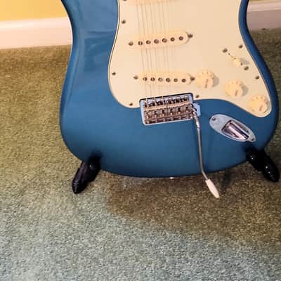 Fender Classic Series 60's Stratocaster 2019 - Lake Placid Blue Gloss with Case image 6