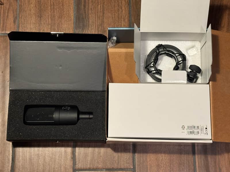 Audio-Technica AT4040 Large Diaphragm Cardioid Condenser Microphone