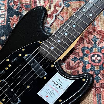 *NEW IN BOX* 2025 Fender Japan Limited Edition Traditional Collection, 60's Mustang Black Pearl Gold with Matching Headstock - MIJ JD25 image 4