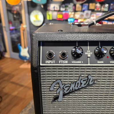 Fender Champion 40 2-Channel 40-Watt 1x12" Guitar Practice Amp 2013 - 2024 - Black image 2