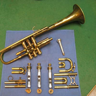 King Liberty Trumpet Bb/A 1945 - Reconditioned - Original Case & King M18 MP image 2