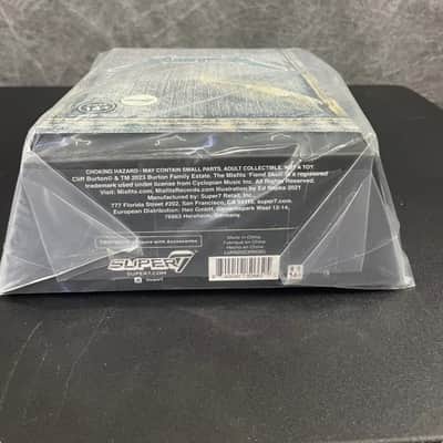 Super 7 Metallica Cliff Burton Ultimates 7-Inch Action Figure (Wave 1) 2023 Limited Edition image 8