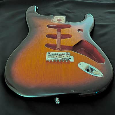 Fender Classic Series ‘60s Reissue Stratocaster Body – 2 Tone Sunburst image 7