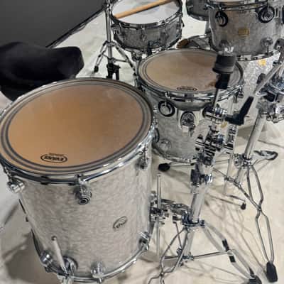 DW  Collector’s Series - White perl image 11