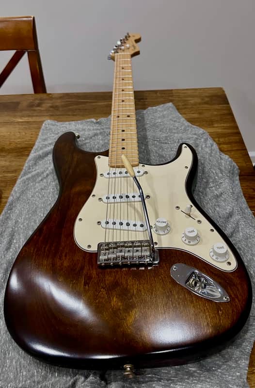 Fender Stratocaster 2005-2009 - Vintage Walnut Nitrocellulose Lacquer image 1