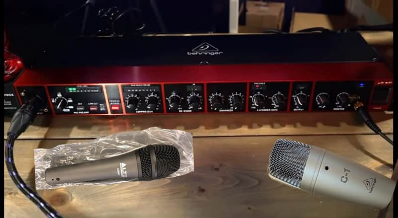 Behringer UV1 Vocal Processing Channel Strip And Audio Interface With 2 Mics image 1