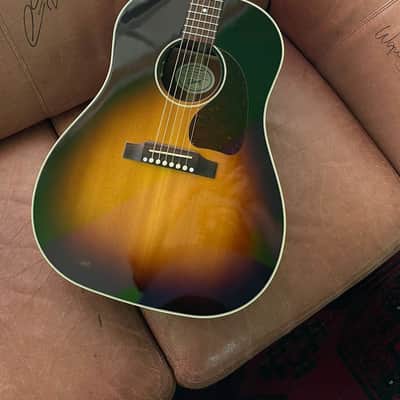 Gibson J-45 Standard 2021 - Tri Burst image 2