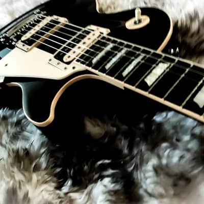 Nythar the Undying - Gibson Les Paul Classic 2019 - Black & Cream Tuxedo image 24