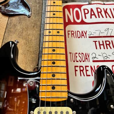 Fender American Ultra Luxe Stratocaster 2021 - Sunburst image 6