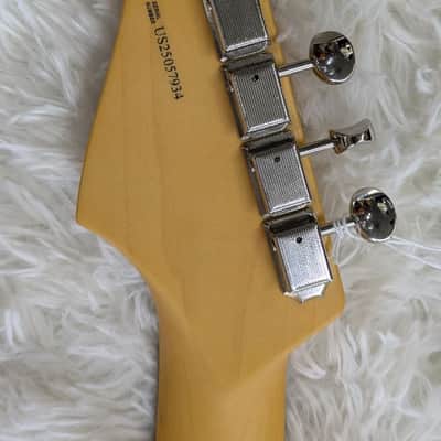 Mint Fender American Professional Classic Stratocaster, Faded Sherwood Green Metallic image 6